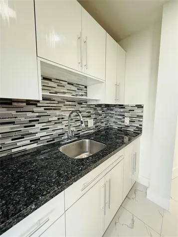 617 SW 11th Street Miami FL 33129