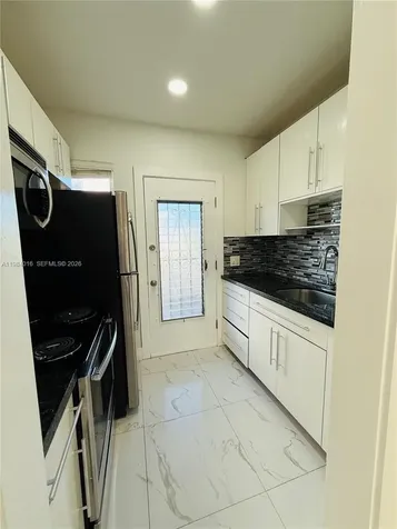 617 SW 11th Street Miami FL 33129