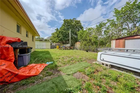 5721 SW 37th Street West Park FL 33023