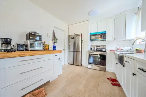5721 SW 37th Street West Park FL 33023