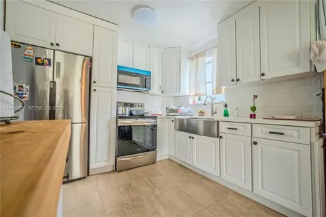 5721 SW 37th Street West Park FL 33023
