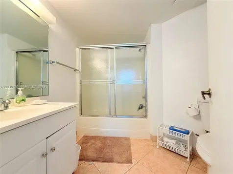 10233 NW 9 Street Miami FL 33172