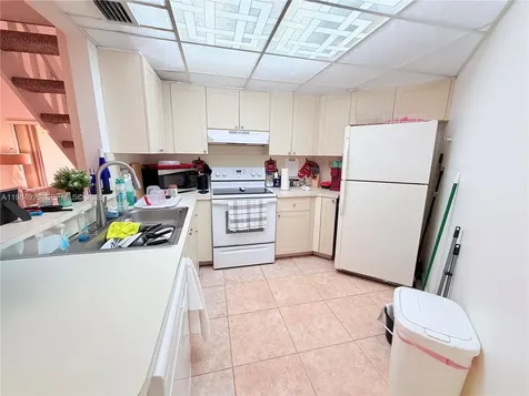 10233 NW 9 Street Miami FL 33172