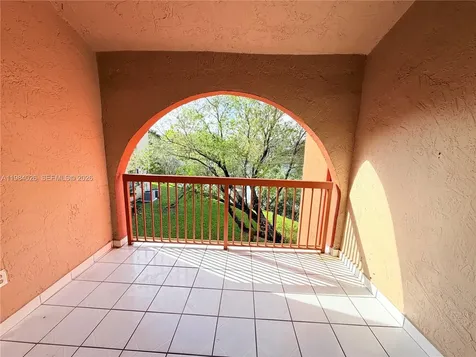 10233 NW 9 Street Miami FL 33172