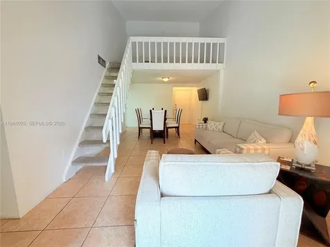 10233 NW 9 Street Miami FL 33172