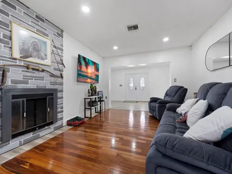 9365 Jamaica Drive Cutler Bay FL 33189