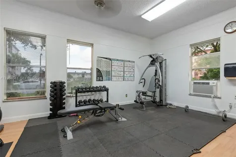 2841 Somerset Drive Lauderdale Lakes FL 33311