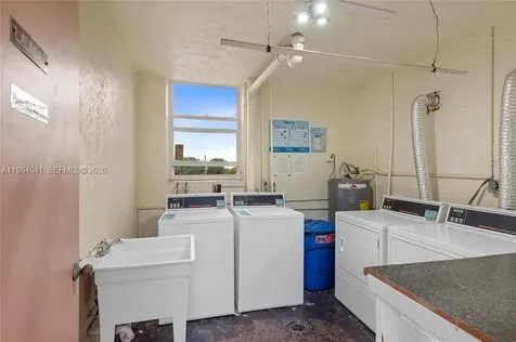 2841 Somerset Drive Lauderdale Lakes FL 33311