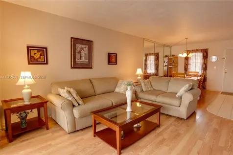 2841 Somerset Drive Lauderdale Lakes FL 33311