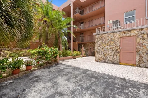 2841 Somerset Drive Lauderdale Lakes FL 33311