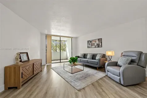 10852 N Kendall Drive Miami FL 33176