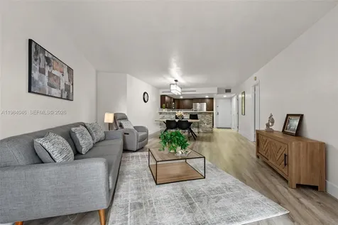 10852 N Kendall Drive Miami FL 33176