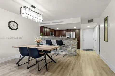 10852 N Kendall Drive Miami FL 33176