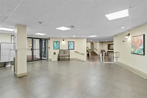 10852 N Kendall Drive Miami FL 33176
