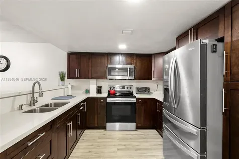 10852 N Kendall Drive Miami FL 33176