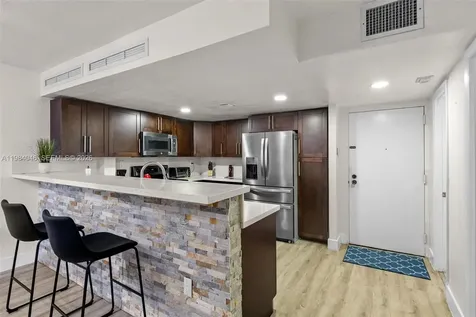 10852 N Kendall Drive Miami FL 33176