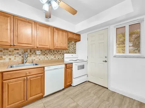 1170 NE 191st Street Miami FL 33179