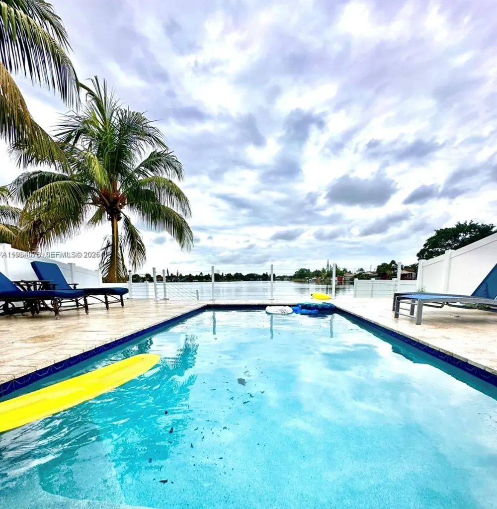 2431 SW 58th Manor Dania Beach FL 33312