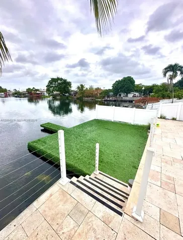 2431 SW 58th Manor Dania Beach FL 33312