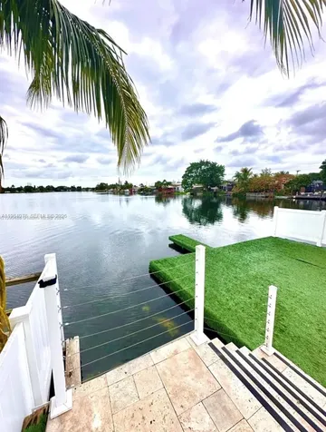 2431 SW 58th Manor Dania Beach FL 33312