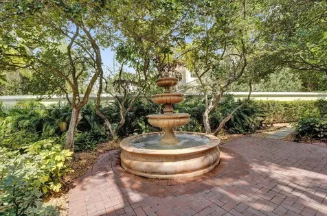899 Spinnaker Drive W Hollywood FL 33019