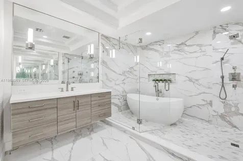 899 Spinnaker Drive W Hollywood FL 33019