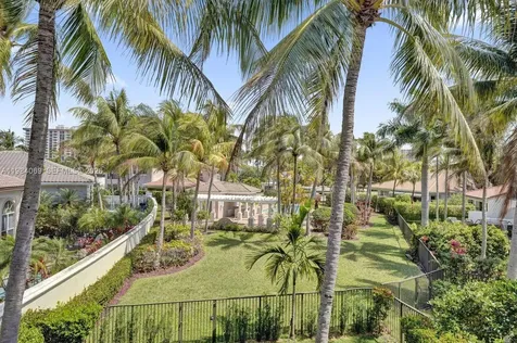 899 Spinnaker Drive W Hollywood FL 33019