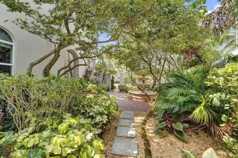 899 Spinnaker Drive W Hollywood FL 33019