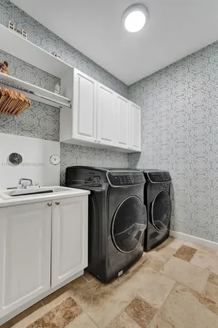 899 Spinnaker Drive W Hollywood FL 33019