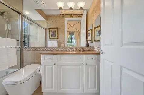 899 Spinnaker Drive W Hollywood FL 33019
