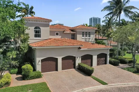 899 Spinnaker Drive W Hollywood FL 33019
