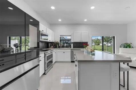 617 SW 11th Street Florida City FL 33034