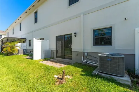 617 SW 11th Street Florida City FL 33034
