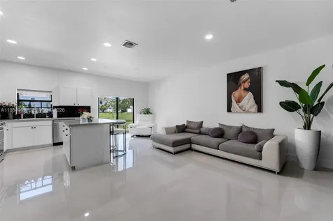 617 SW 11th Street Florida City FL 33034