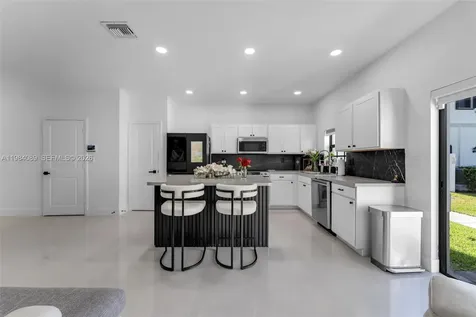 617 SW 11th Street Florida City FL 33034