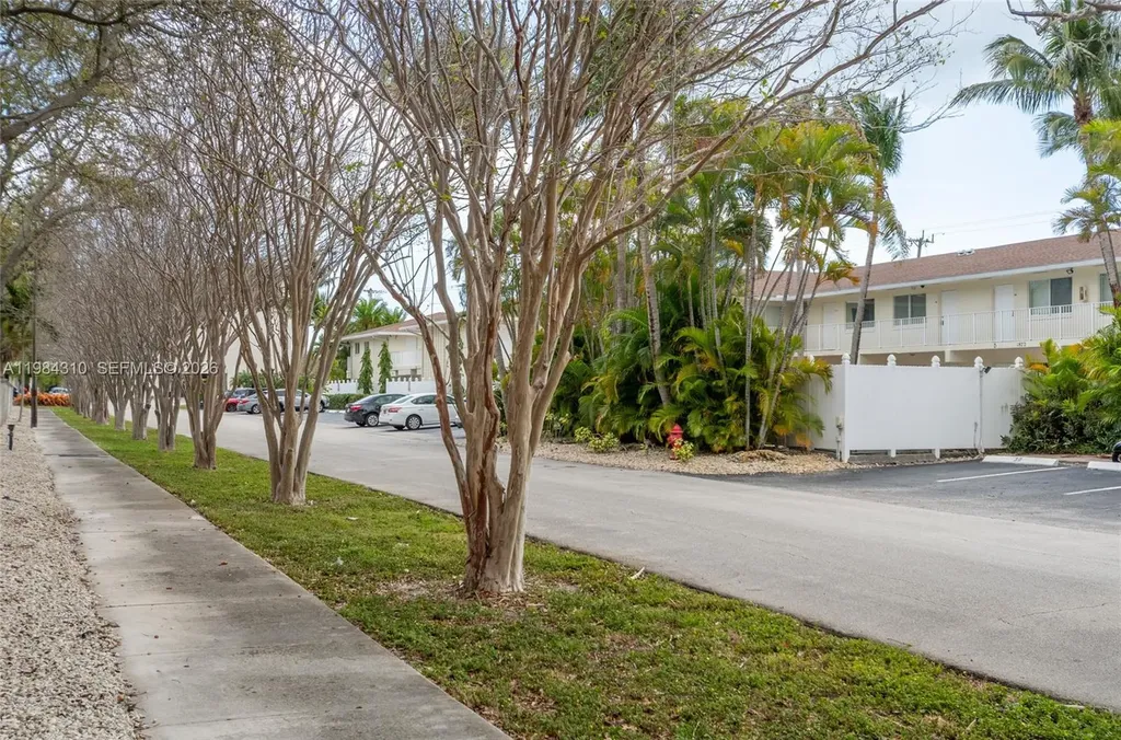 1872 NE 46th Street Fort Lauderdale FL 33308