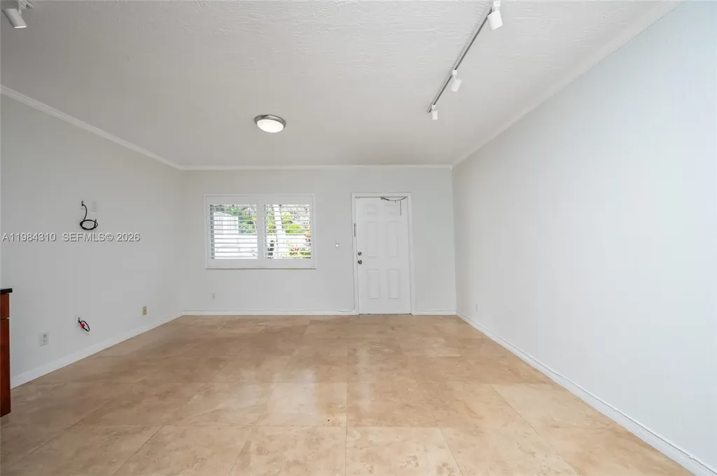 1872 NE 46th Street Fort Lauderdale FL 33308