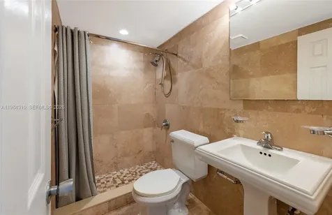 1872 NE 46th Street Fort Lauderdale FL 33308