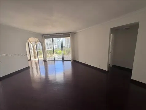3610 Yacht Club Drive Aventura FL 33180