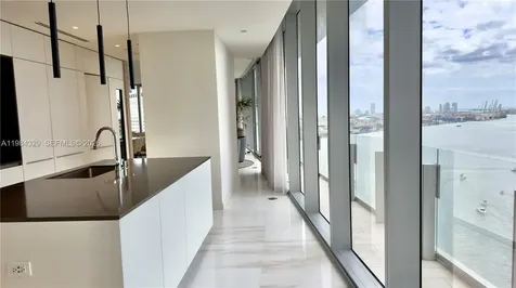 300 Biscayne Boulevard Way Miami FL 33131
