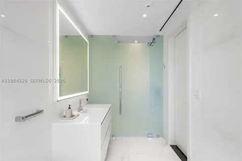 300 Biscayne Boulevard Way Miami FL 33131