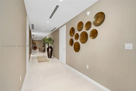 300 Biscayne Boulevard Way Miami FL 33131
