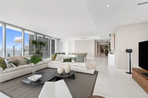 300 Biscayne Boulevard Way Miami FL 33131