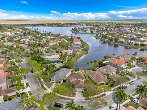 627 Willow Bend Road Weston FL 33327