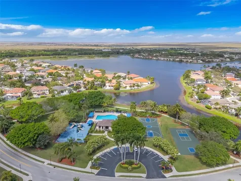 627 Willow Bend Road Weston FL 33327