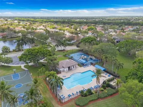 627 Willow Bend Road Weston FL 33327