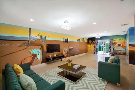 851 N 11th Avenue Hollywood FL 33019