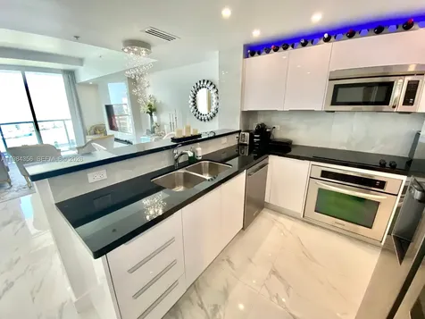 253 NE 2nd Street Miami FL 33132