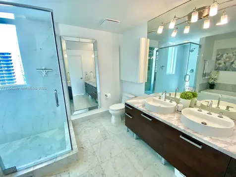 253 NE 2nd Street Miami FL 33132