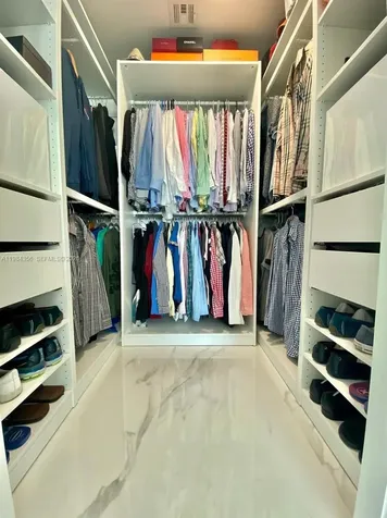 253 NE 2nd Street Miami FL 33132